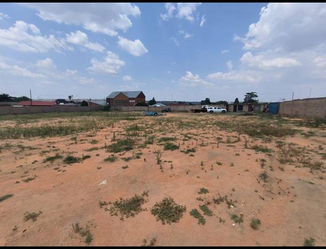 LAND FOR SALE IN BOLTONIA